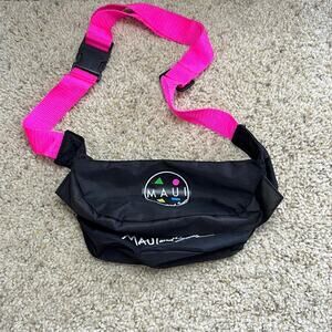 NWOT Maui and Sons Fanny pack.